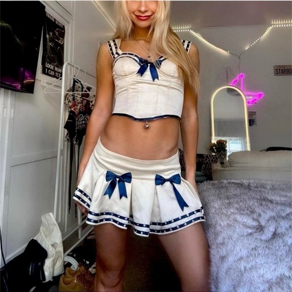 dolls kill trickz n’ treatz sexy sailor 2 piece halloween costume matching set - Picture 4 of 8